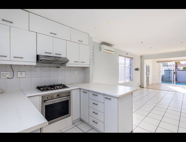 2 BEDROOM FREEHOLD SOLD IN SUNNINGDALE